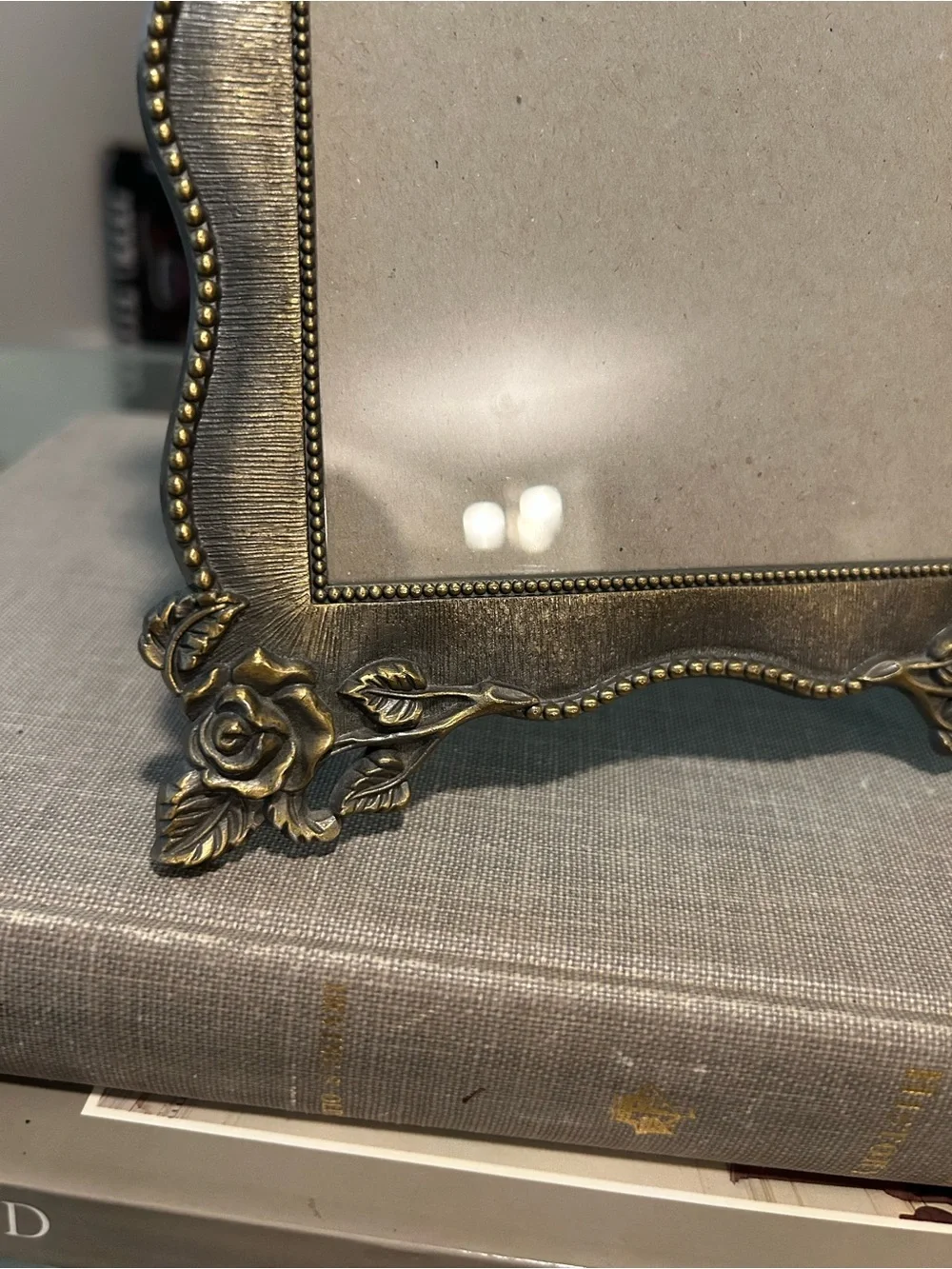 Ornate rose metal gold table top frame